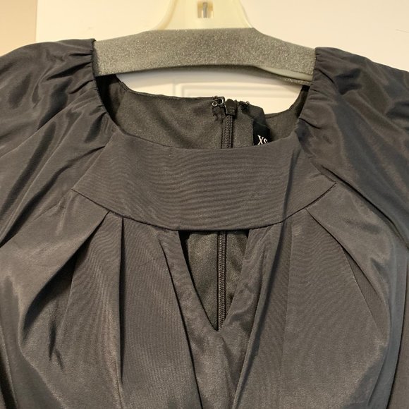 Ladies Dress - Picture 2 of 3